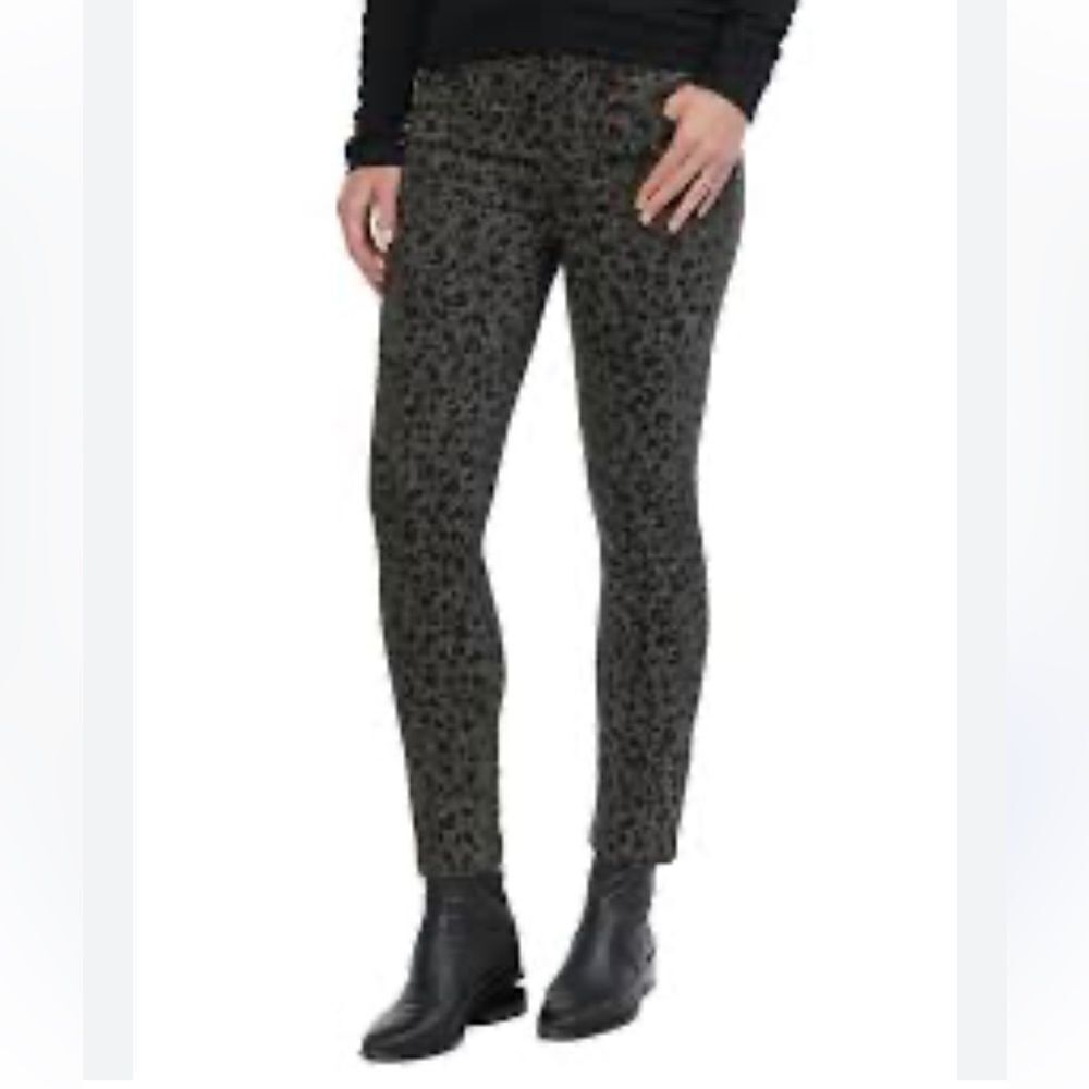 EXCELLENT CONDITION BLUE LEOPARD PRINT DEMOCRACY “AB”SOLUTION JEANS WOMEN’S 8